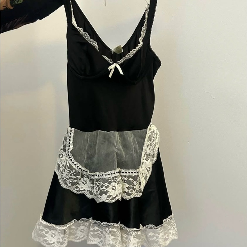 Women's Black and White Lace Trim Sleepwear